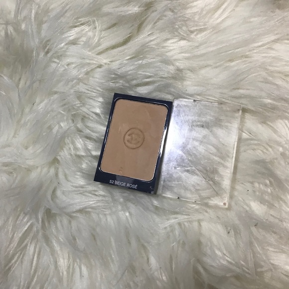 Chanel foundation 52 Beige Rosé - Picture 3 of 3